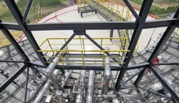 郑州市天然气储运有限公司 豫中LNG应急储备中心站——(甲烷)固定扫描式激光气体遥测仪、便携遥测式激光甲烷检测仪